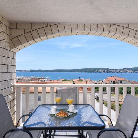 Apartments Eva Трогир Экстерьер фото