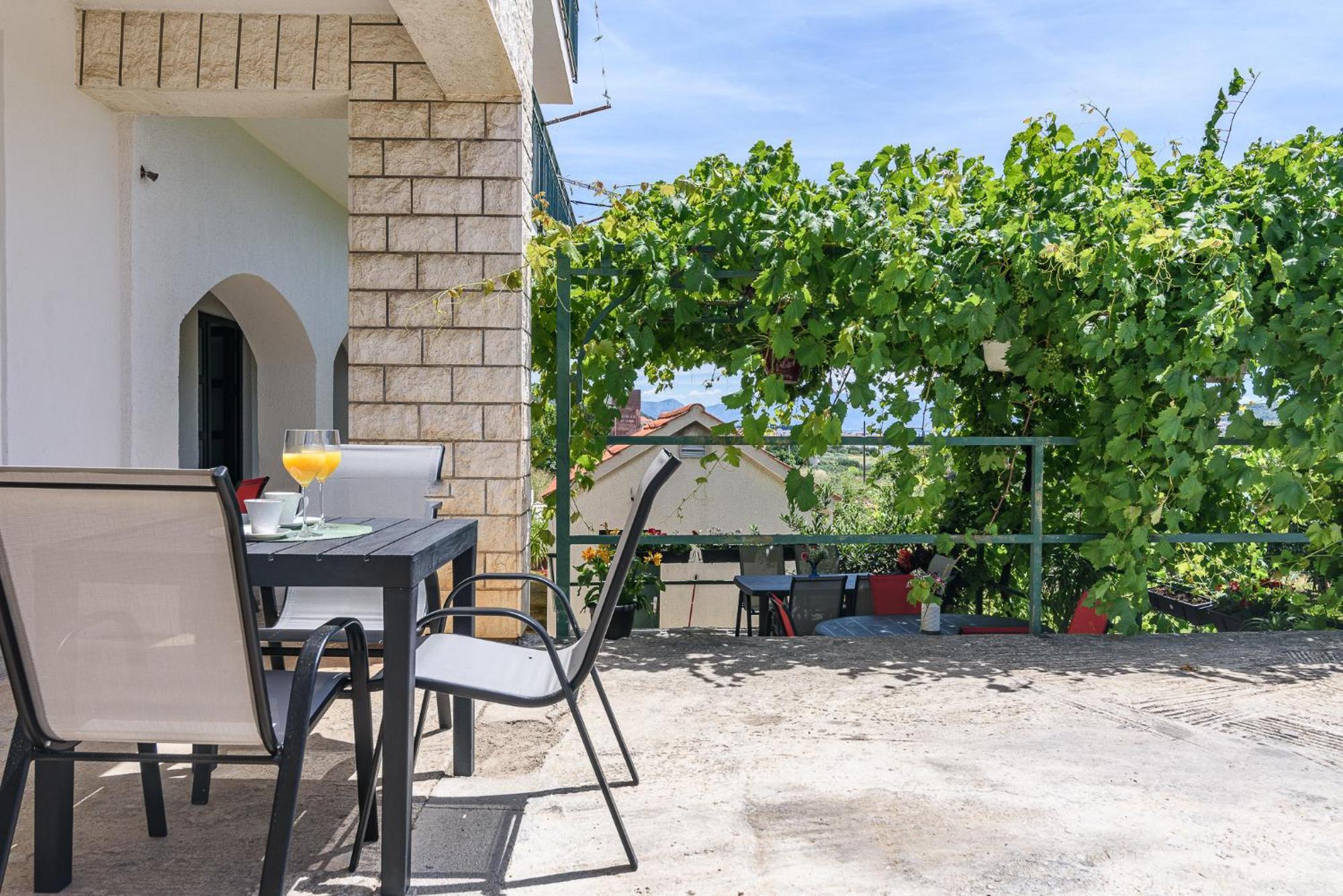 Apartments Eva Трогир Экстерьер фото