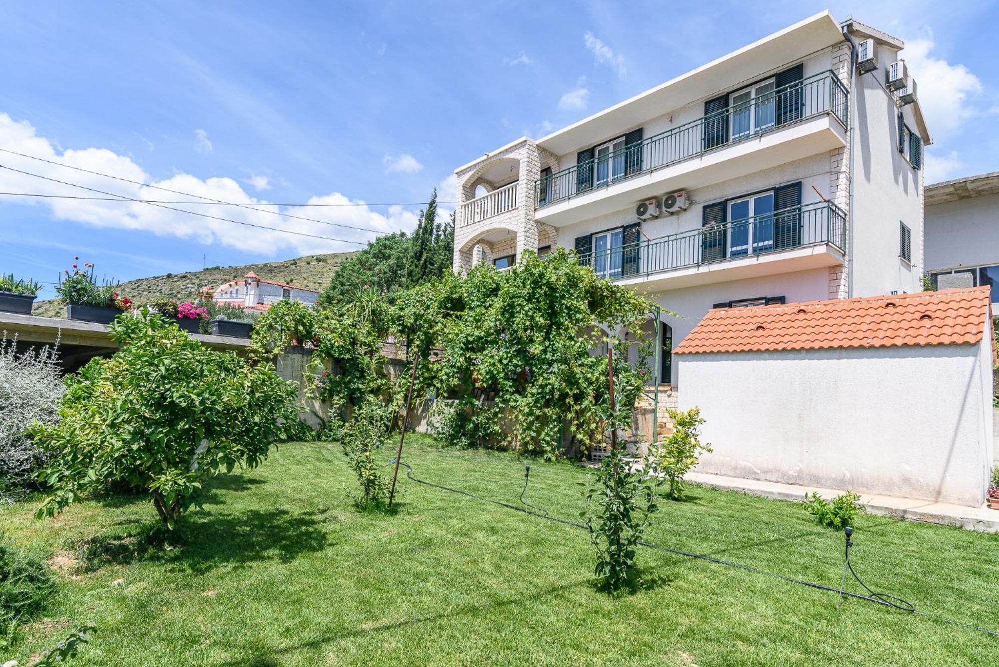 Apartments Eva Трогир Экстерьер фото